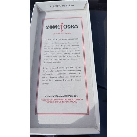 Minnetonka Moccasins Womens 5.5 Off White Leather Classic Moc 691S - Picture 8 of 8